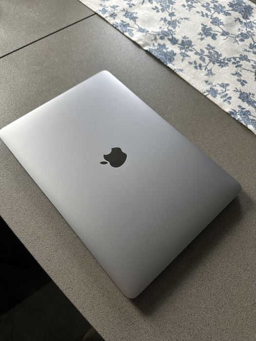 Macbook Pro 512GB 2022 M2 8gb