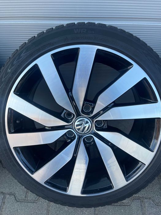 Felgi 18 cali VW golf VII 5G0601025 AL / zimowe opony