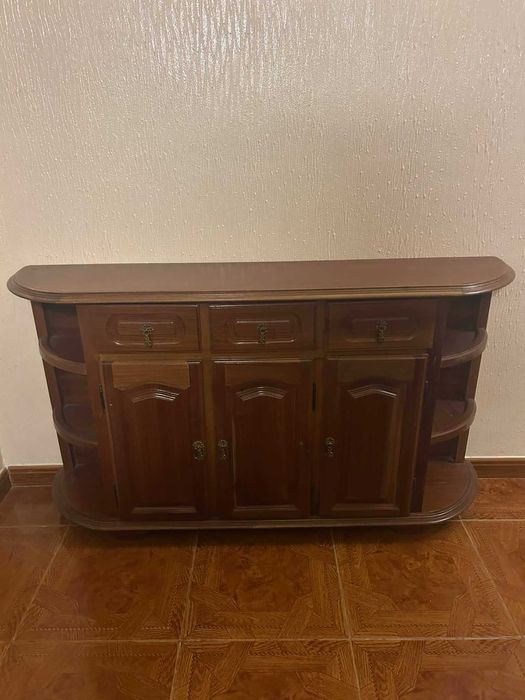 Sapateira de entrada em Mogno