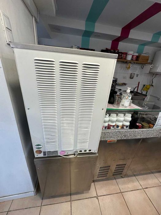 Carpigiani 243N 3 Sabores + Mesa Inox Premium Anti-Vibração