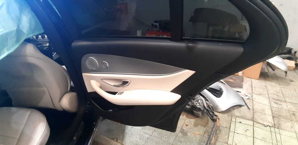 Vendo peças mercedes W213 sinistrado