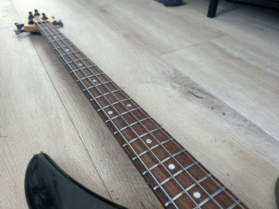 Gitara bassowa Yamaha RBX170