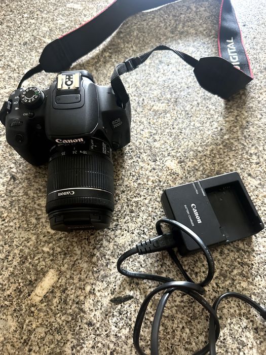 Canon EOS 700D + EF-S 18-55mm IS
