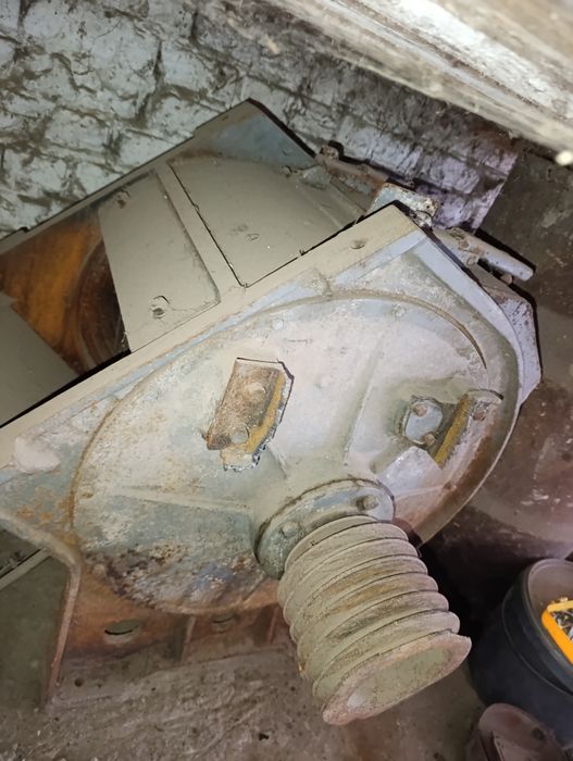 Млин дку зернодробілка.