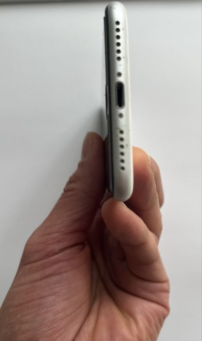 iPhone SE 2020 – 256GB – Kompaktowa Moc z Dużą Pamięcią!