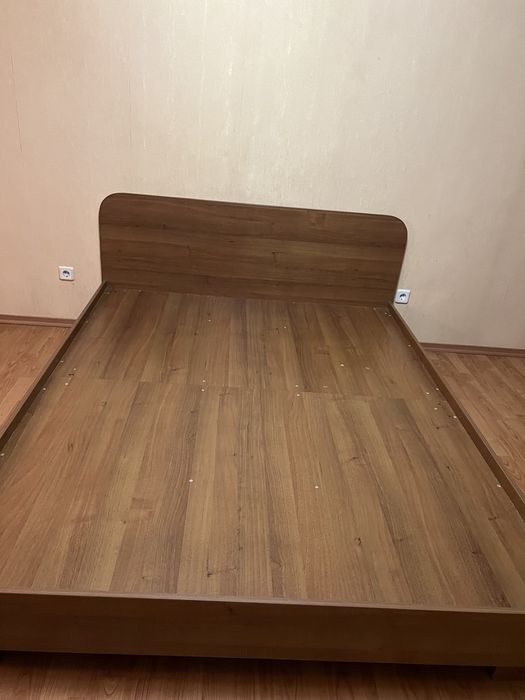 Двоспальне ліжко, стан дуже гарний б/у, розбирається, 160*200