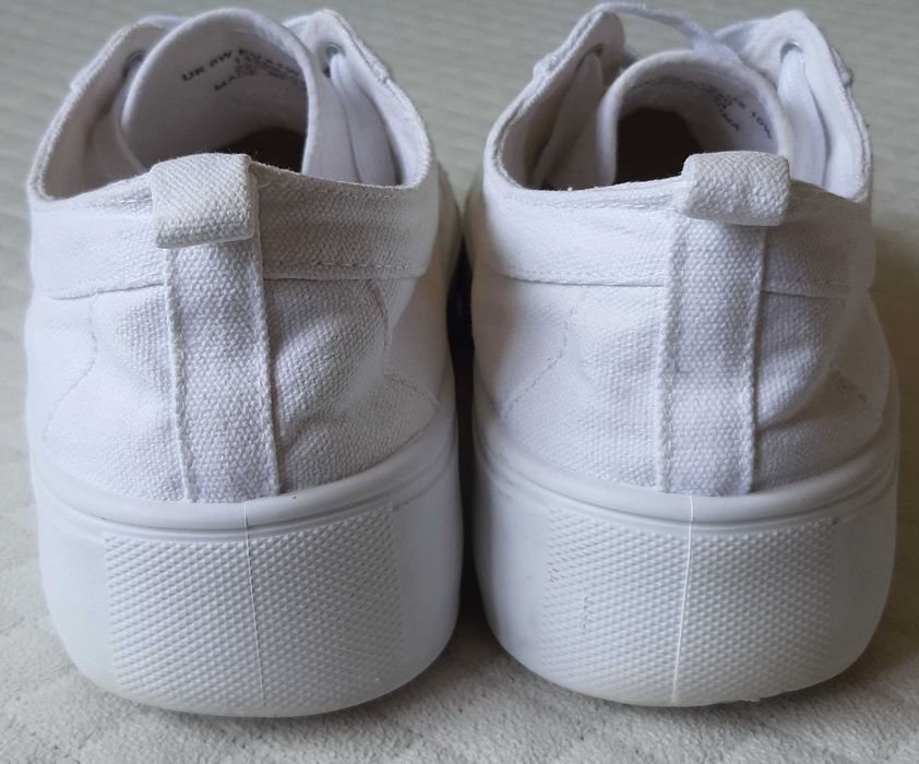 Białe sneakersy Asos