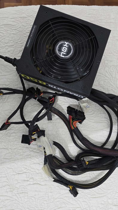 Fonte de alimentação URANO TX 850W para torre de computador