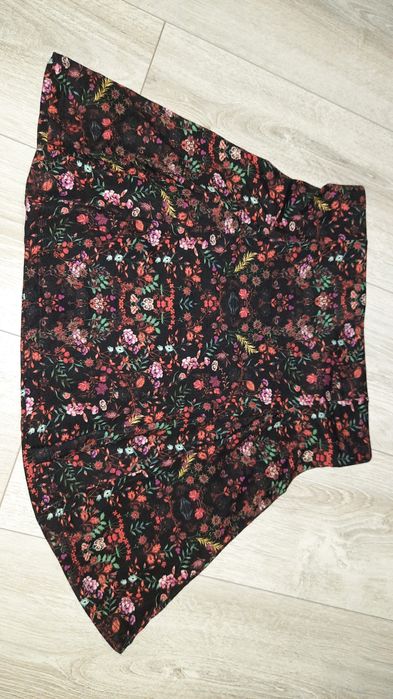 Spódniczka w kwiaty Tally Weijl r. S