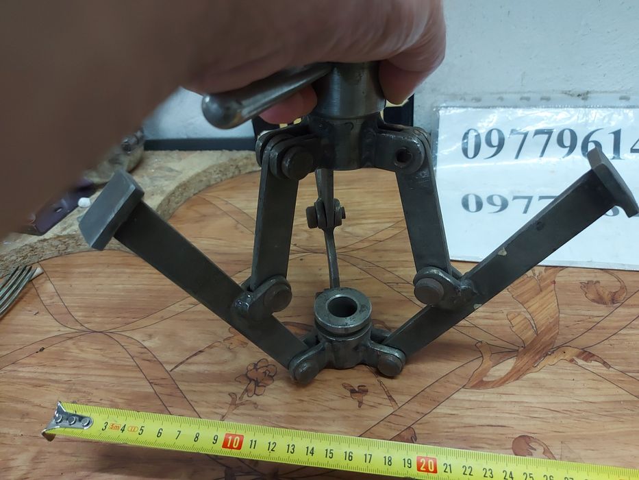 Сьемник великий для ступиць.підшипників.