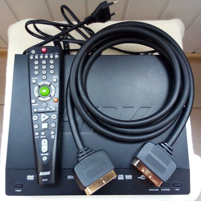 Караоке DVD-плеер BBK DVP256SI. Под ремонт или на запчасти