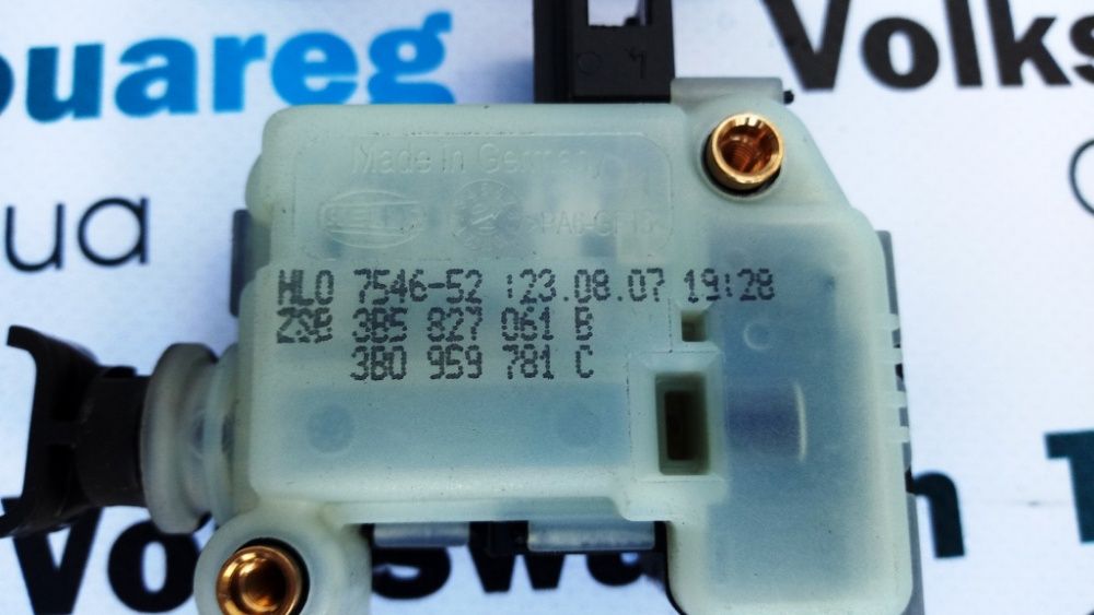 Активатор багажника, замок Volkswagen Touareg 3B0959781D 3B5827061B