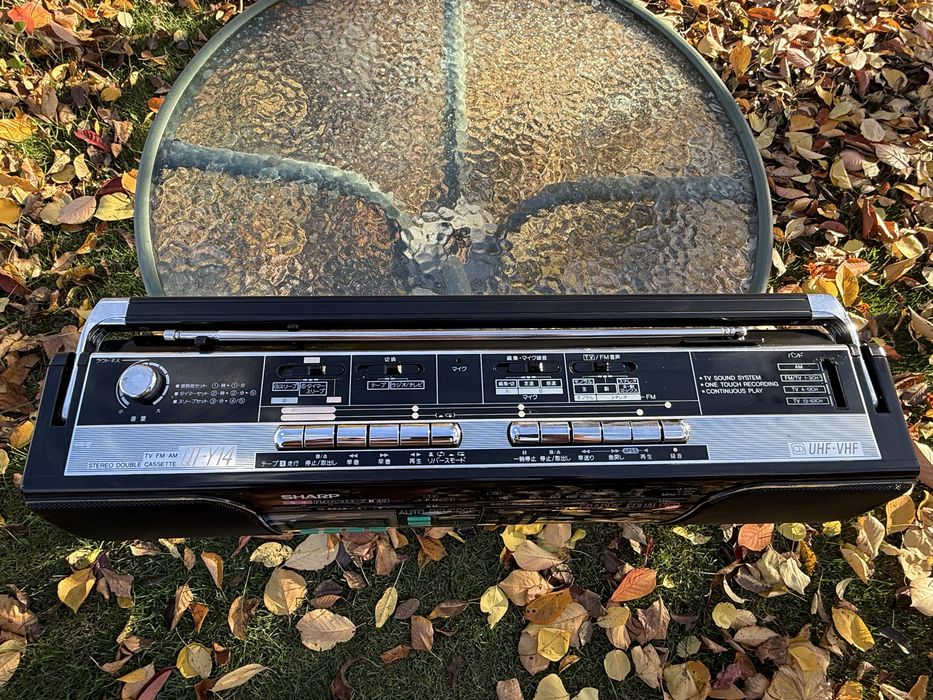 Продам магнитолу SHARP QT-Y14