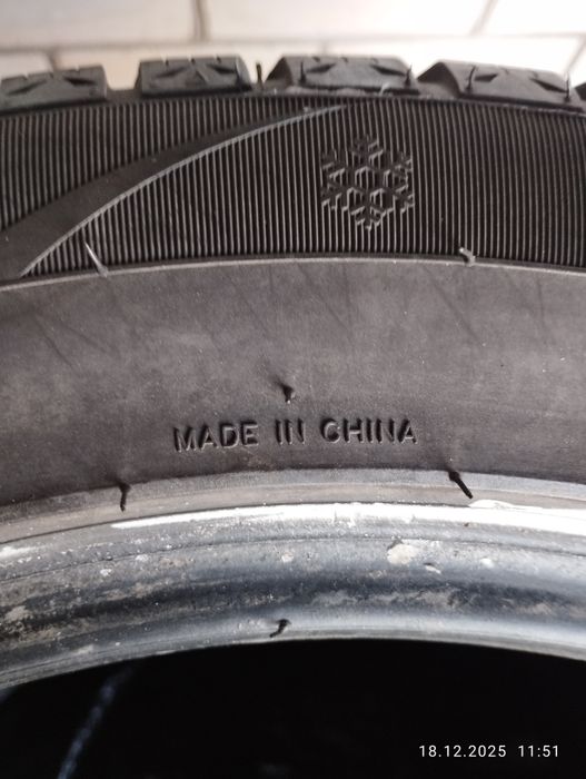 комплект зимових шин 225 55 18