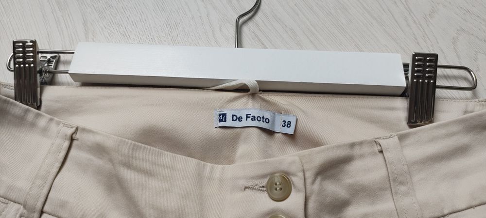 Spodnie rozm. 38 De Facto