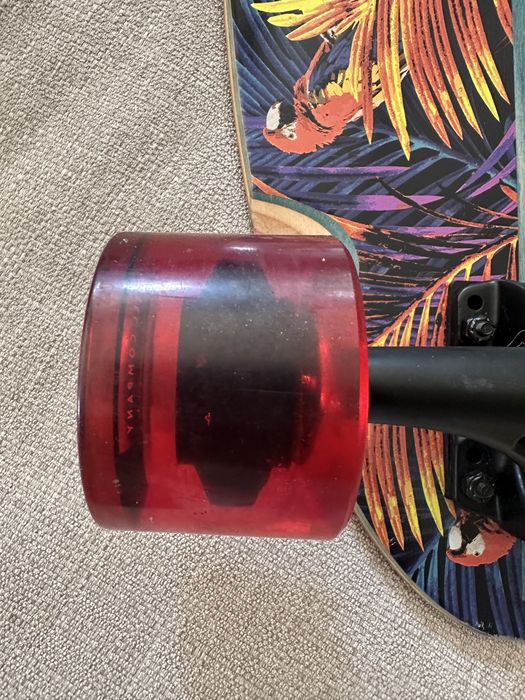 Landyachtz Maple Ripper Tropical Nights – longboard w bardzo dobrym stanie