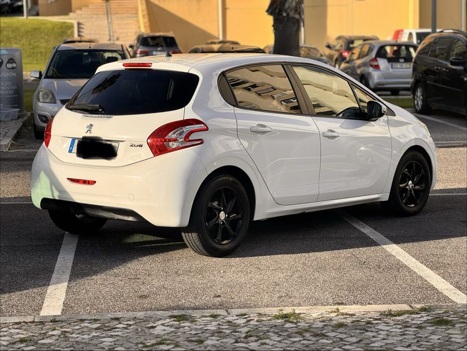 Peugeot 208 Active 1.4 Diesel – Ano 2014 — photo 2