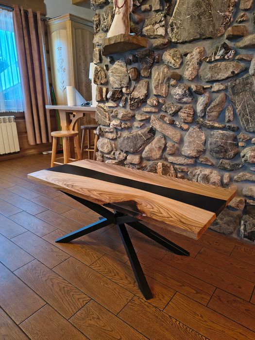 Stolik kawowy 115×55 – żywica + drewno lite, ręczne wykonanie