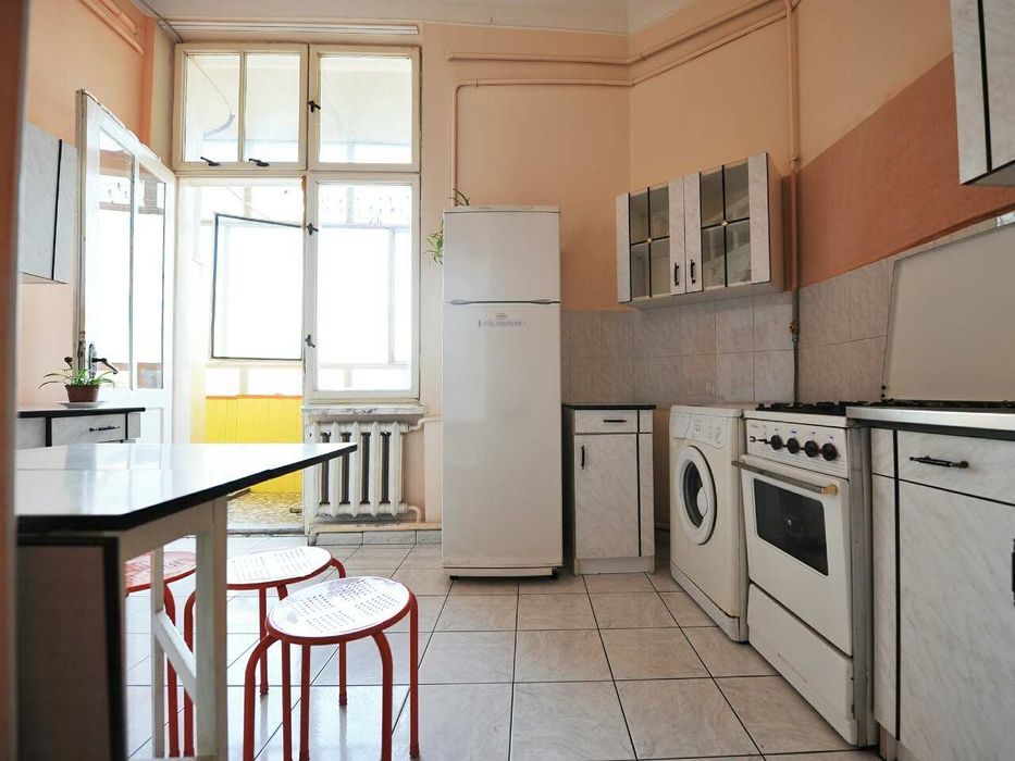 Центр .Оперний  подобово Кривоноса Осмомисла пару годин квартира