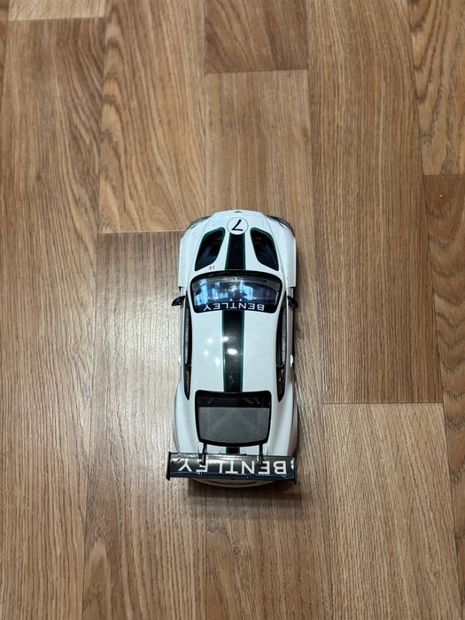 радіокерована машинка Bentley Continental GT3