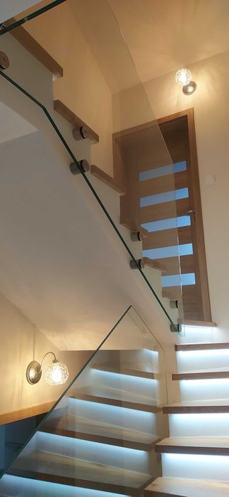 Balustrada szklana na rotulach, nierdzewna, na szynie, inox