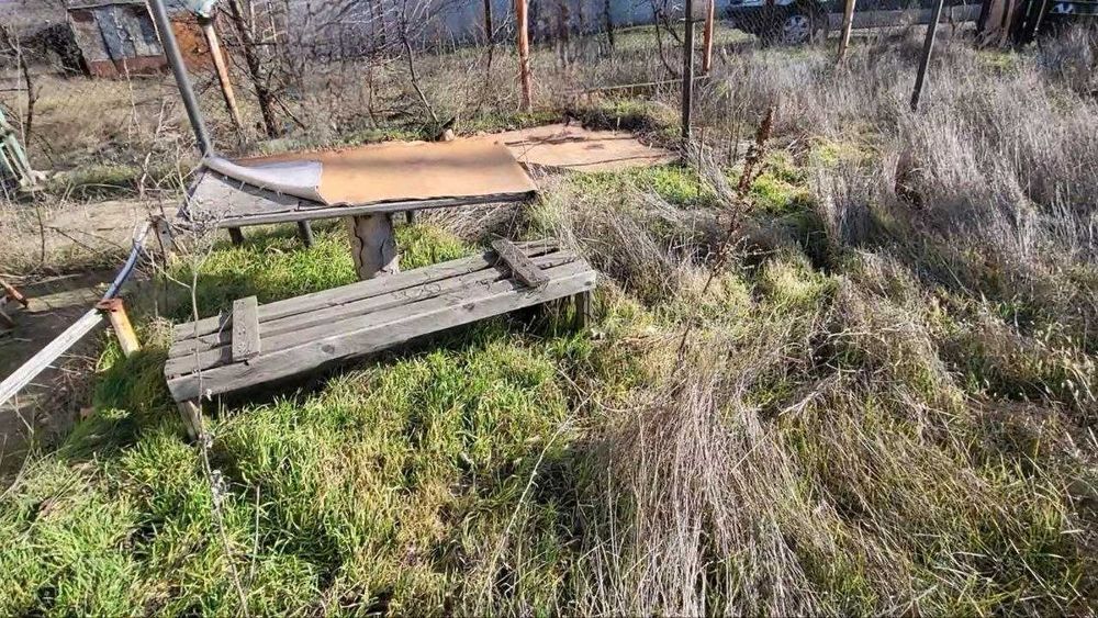 Дачний будинок з участком