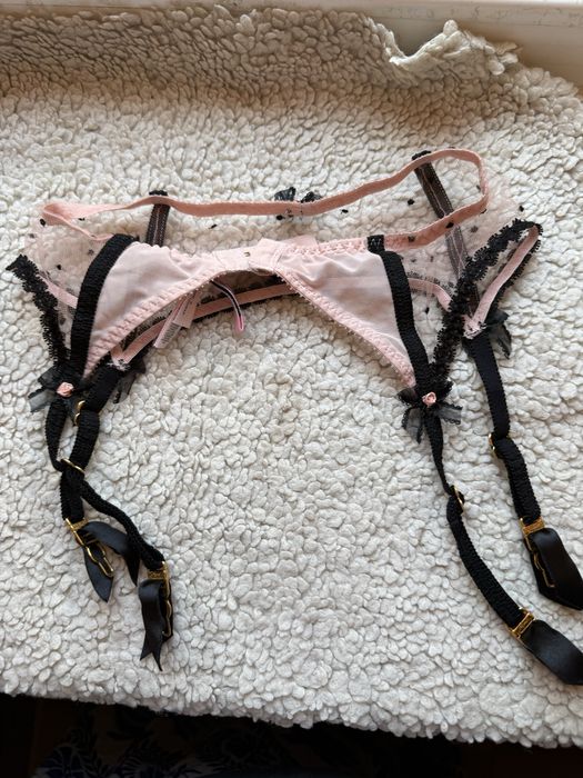 agent provocateur пояс доя панчох