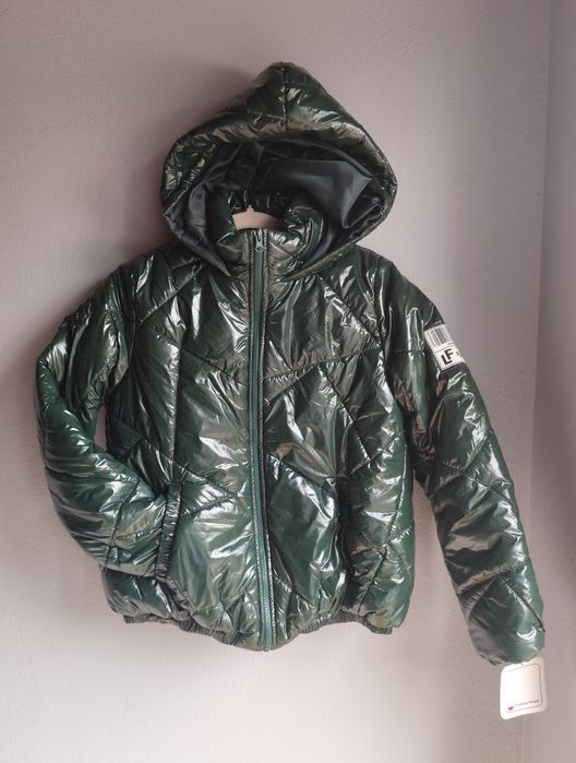 Pikowana kurtka m ciemnozielona krótka kurtka lakierowana błyszcząca