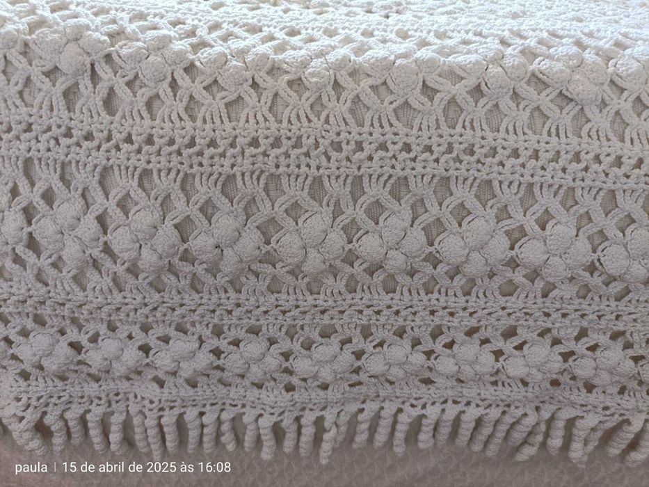 Colcha de renda feita à mão