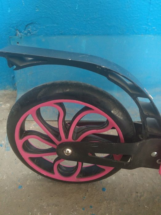 Самокат для дівчинки