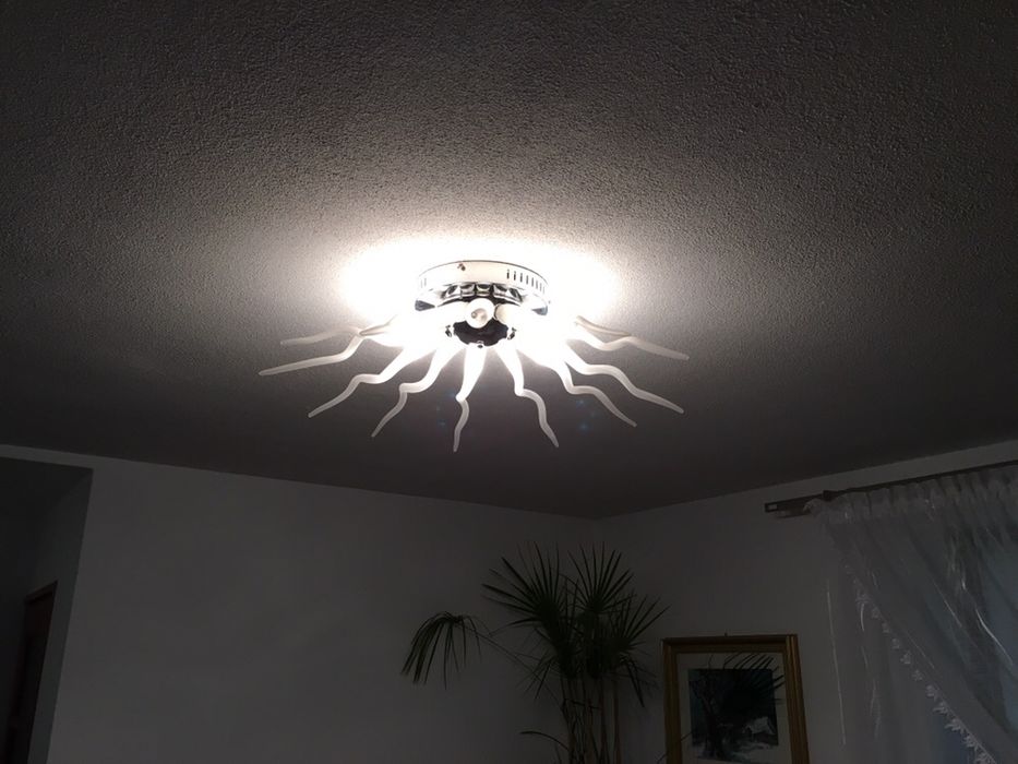 Lampa sufitowa białe klosze