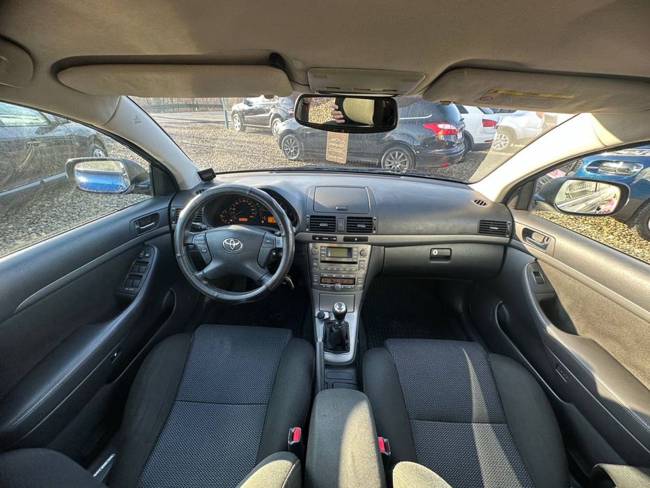 Надійна і гарна машина