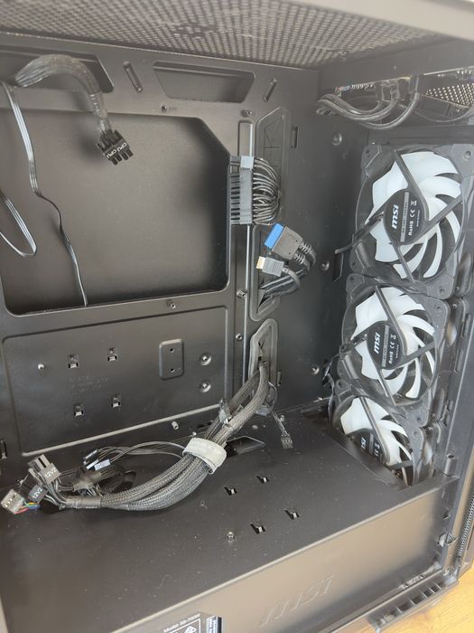 Корпус MSI MPG GUNGNIR 110r з БЖ BeQuiet 700W