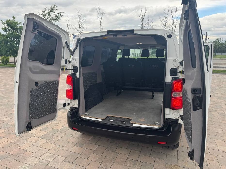 Opel Vivaro 2.0d пасажир 8+1 мість