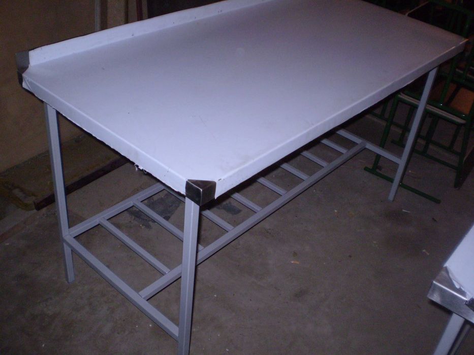 Стіл лабораторний