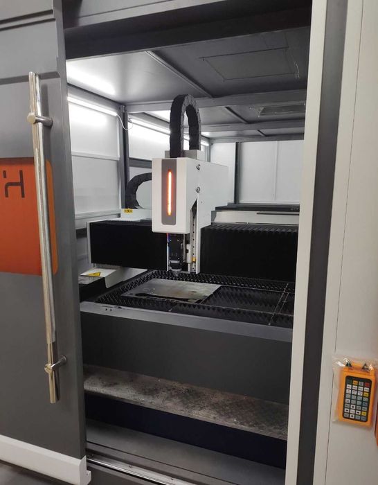 Верстат лазерного різання металу закритого типу STH  S-Laser FH1530