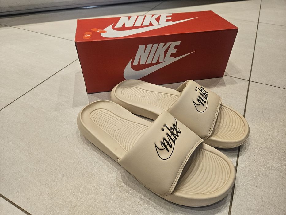 Nike r 38 24 24,5cm wkl beżowe damskie klapki stan jak nowe