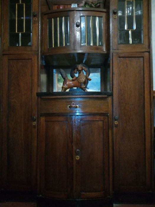 Стариная антикварная мебель 18-19 веков в стиле винтажа и ретро стиля