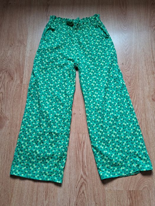 Одежда для девочки на 7-9 лет