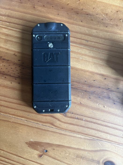 Telemóvel CAT B26 (2.4'' - Dual SIM - Preto)