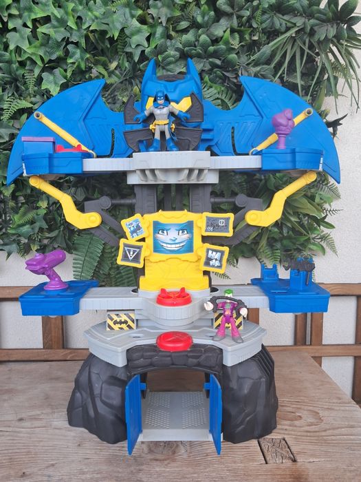 Batcave (esconderijo do Batman) brinquedo criança