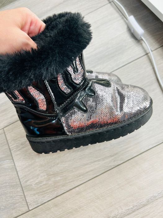 Продам зимові сапоги на дівчинку