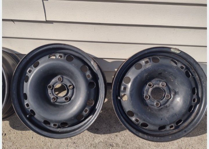 Kask,skórzana kamizelka    felgi stalowe  5x100 15