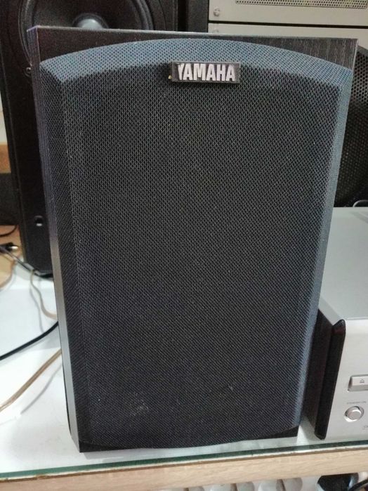 Yamaha RDX-E 700 z kolumnami