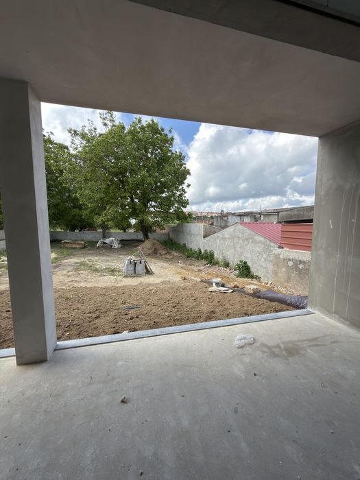 Moradia T4 geminada, térrea, com jardim e garagem em Condeixa-a-Nova
