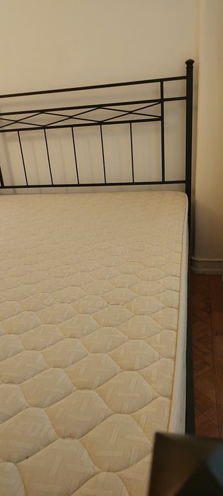 Cama casal com colchão
