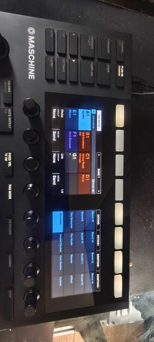Native Instruments Maschine MK3 (Como Nova + Caixa + Licença Software)