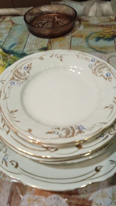 Продам посуд " Незабудка"