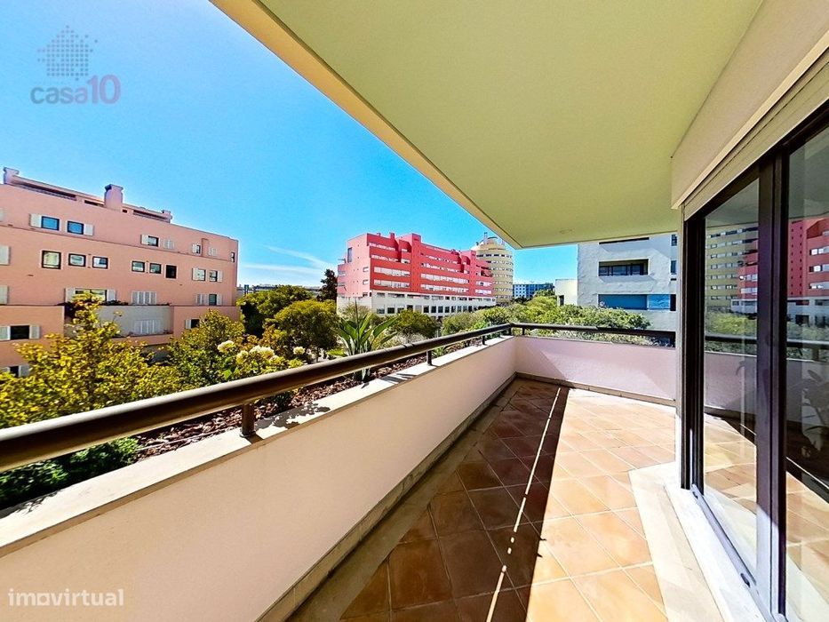 Magnífico T6 com 267m² em condomínio de luxo no Parque das Nações.