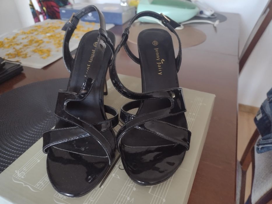 Buty letnie na obcasie